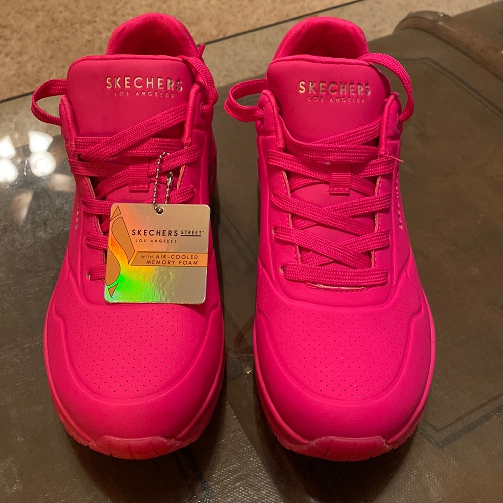 Sketchers street sneakers hot pink size 10 NWT NIB Barbie core